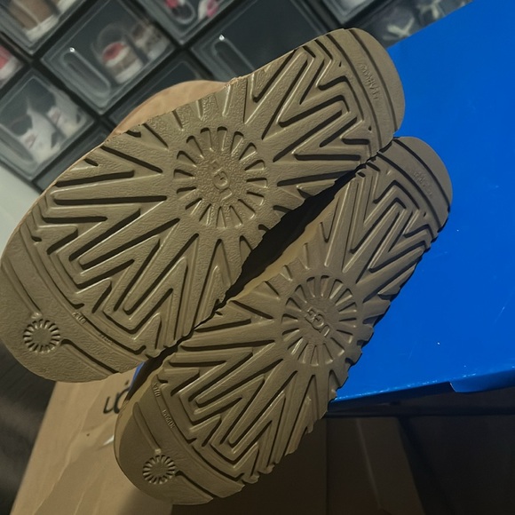 Tan size 8 classic tall Ugg boots - Picture 6 of 6